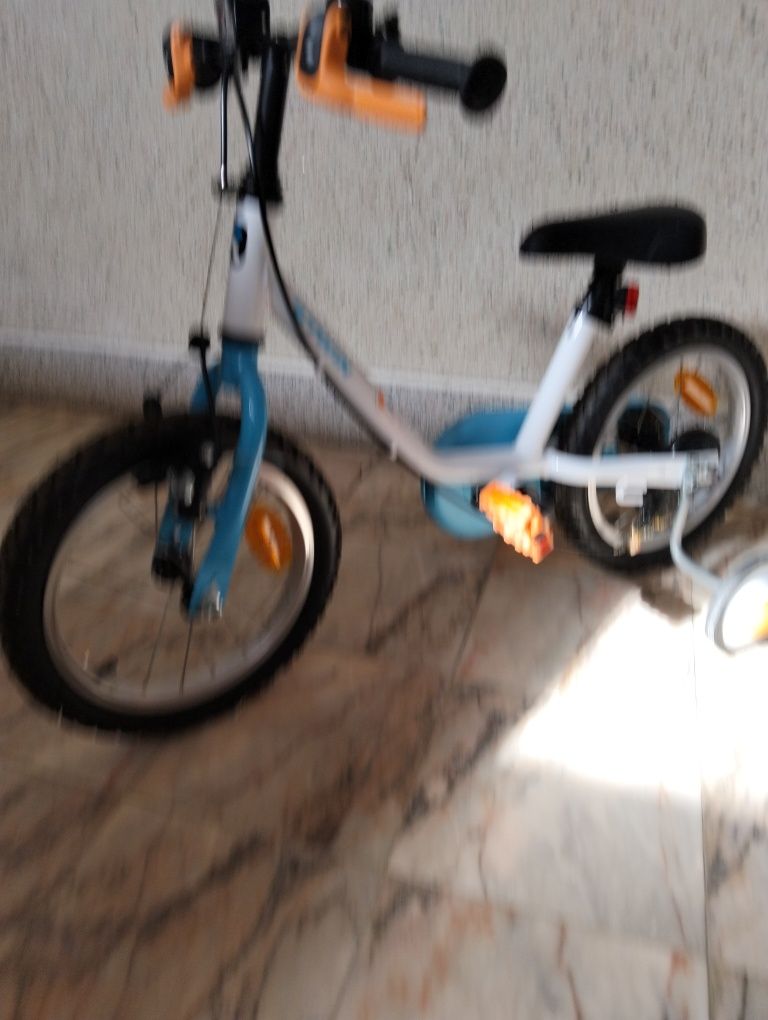 Vendo bicicleta btwin  praticamente nova