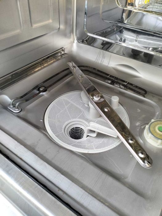 Maquina de Lavar Loiça ASPES VA-141P a funcionar