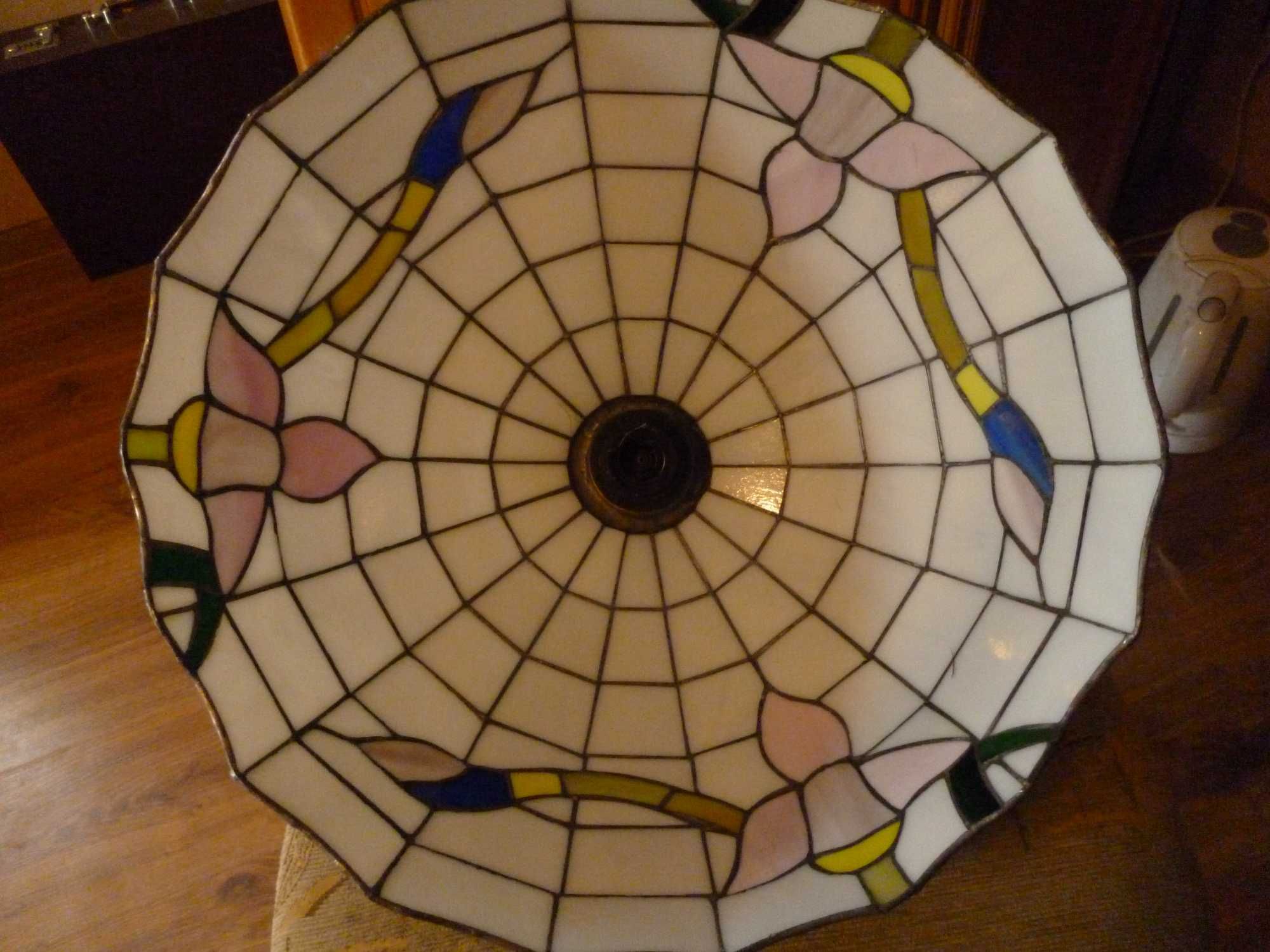 Piekna kolorowa lampa Tifaniego