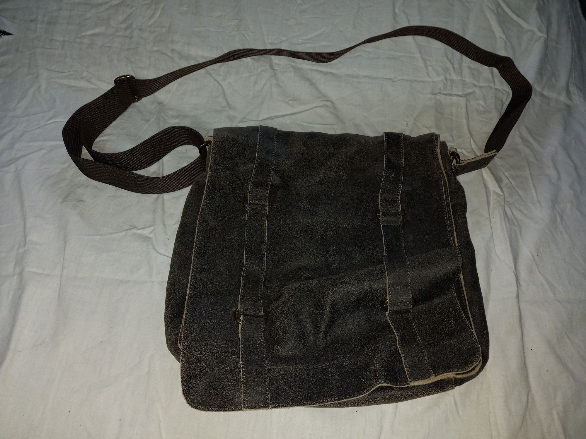 Carteira/ mala/ bolsa de tiracolo Camel Active em pele