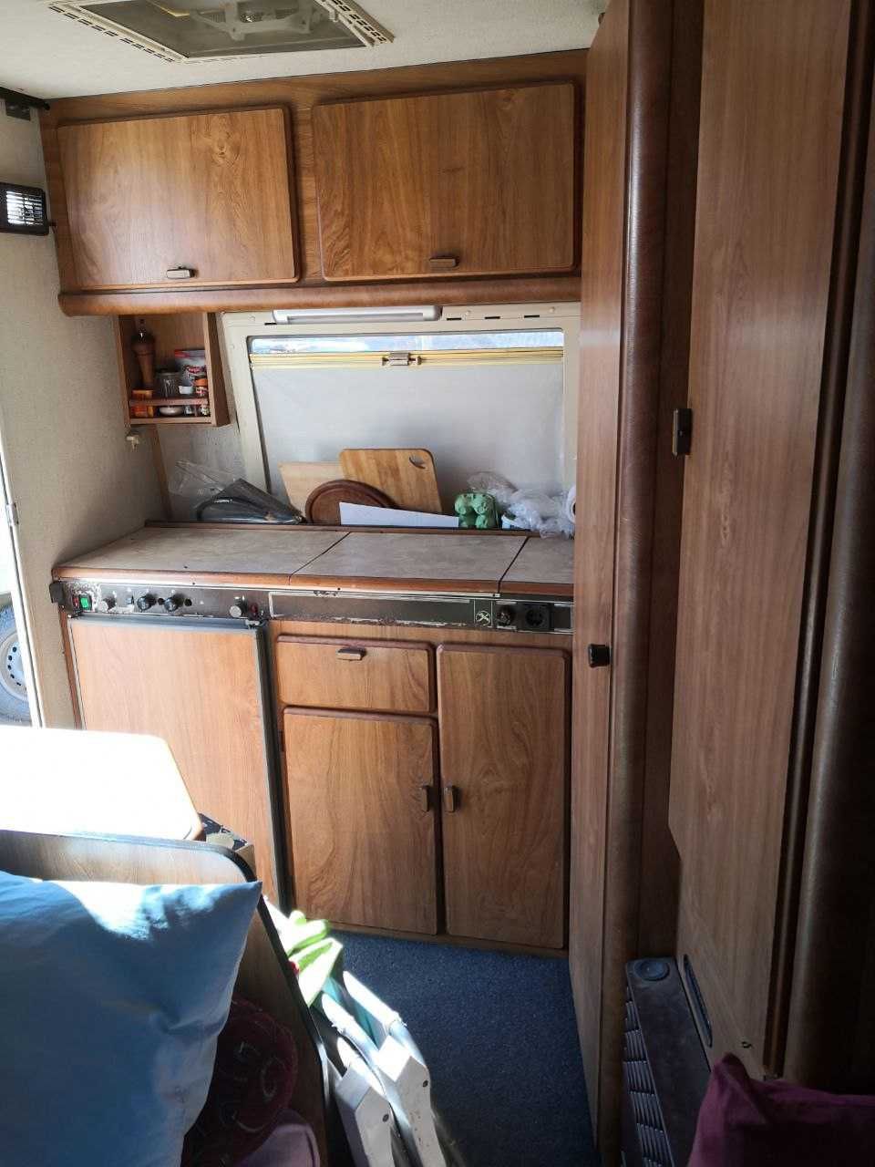Autocaravana Hymer - espaçoso e confortável - com muitas peças novas