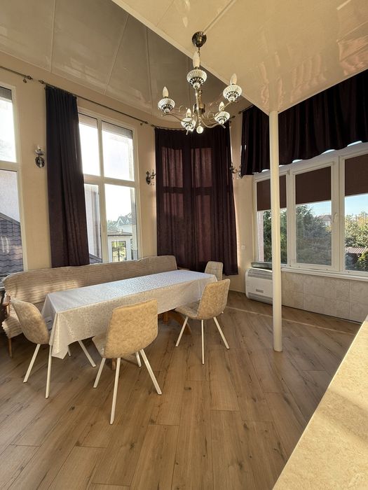 Сдам дом Архитекторская  с ремонтом 4 к 150 м ,место для авто! Киевски