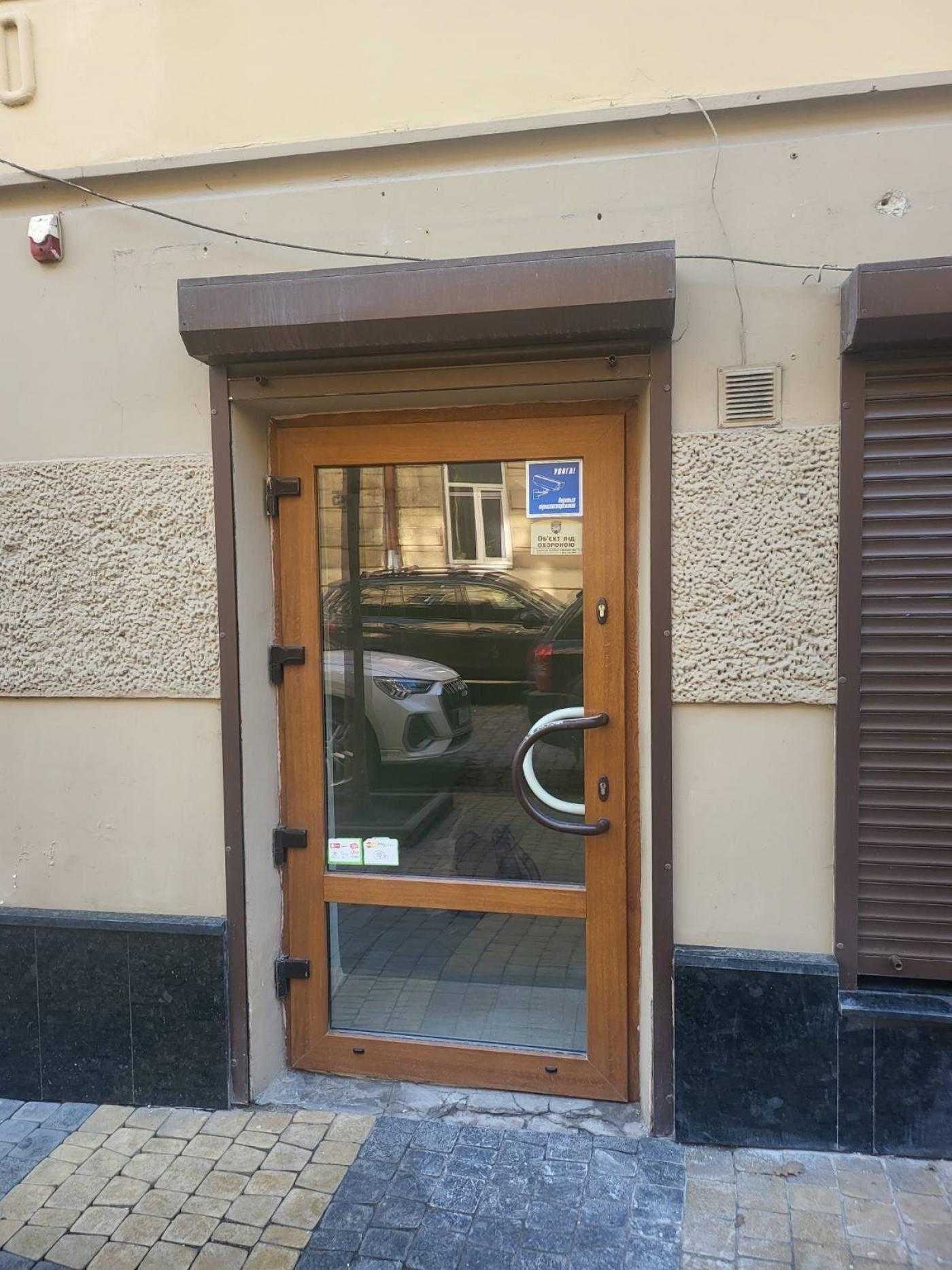 Продаж фасадного комерційного приміщення, вулиця Глибока