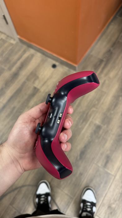 Продам DualSense PS5