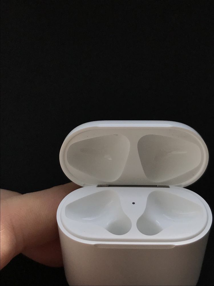 Кейс airpods 1/2 поколение оригинал, Б/У original