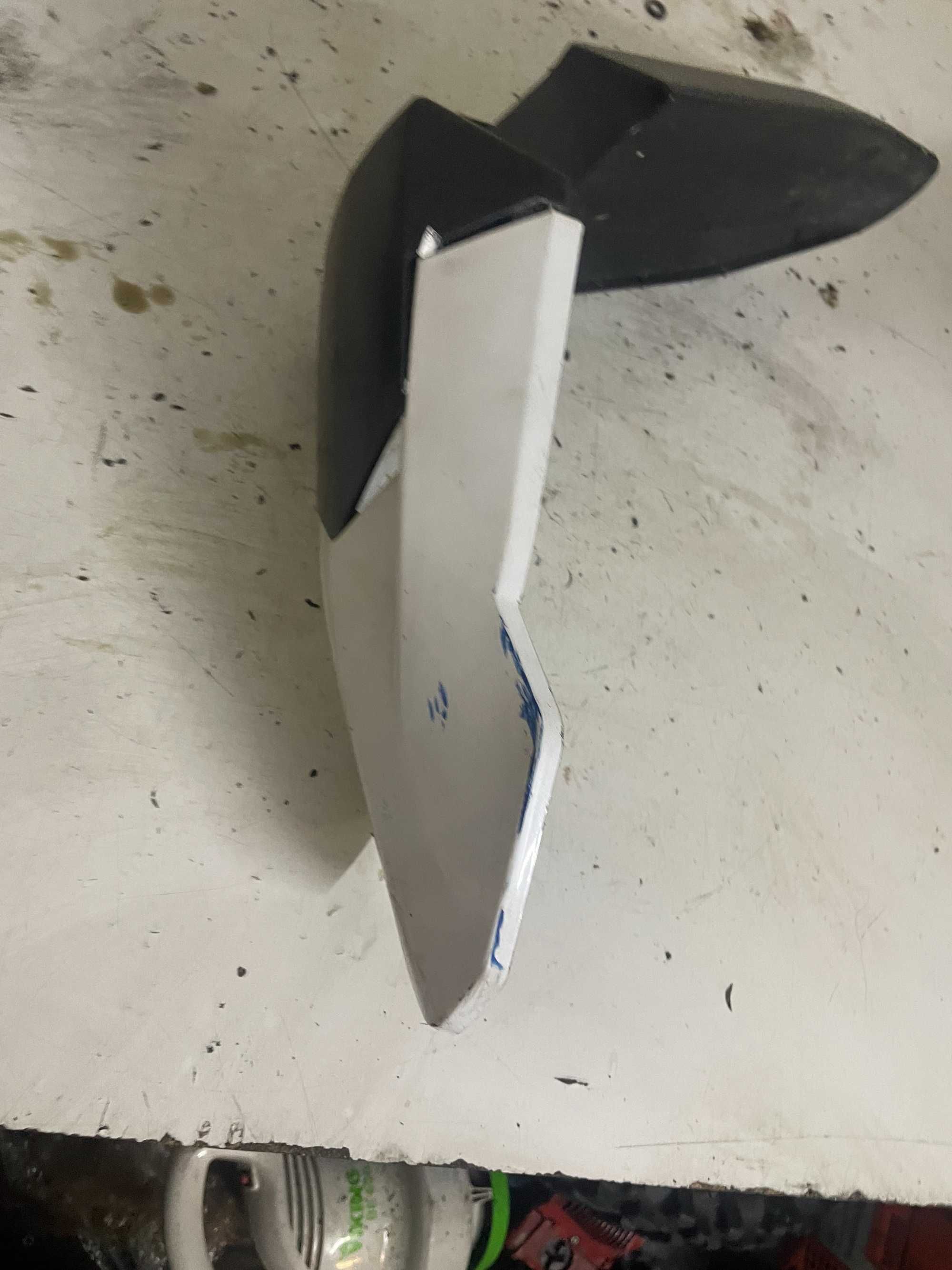 Generic trigger sm 50 błotnik tył tylny mocowanie tablicy