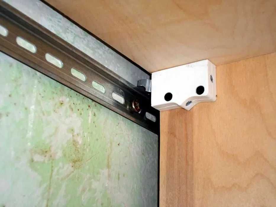 Послуги з ремонту корпусних меблів, збирання/розбирання, встановлення