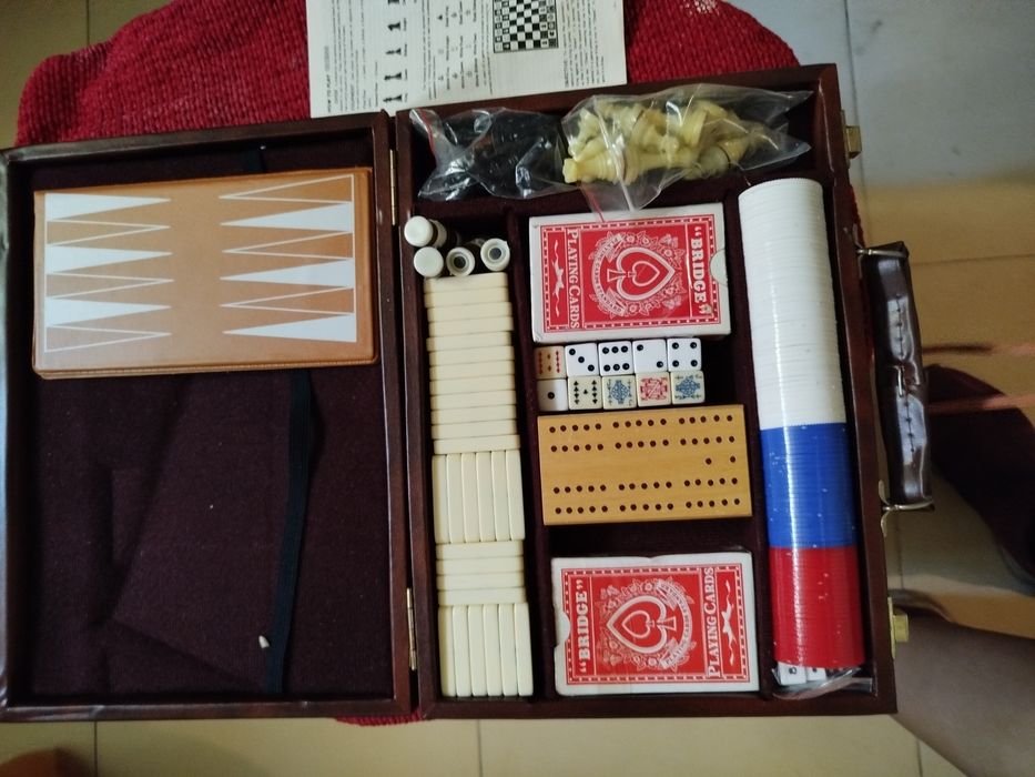 Mala estojo em pele ,jogos em família,viagem