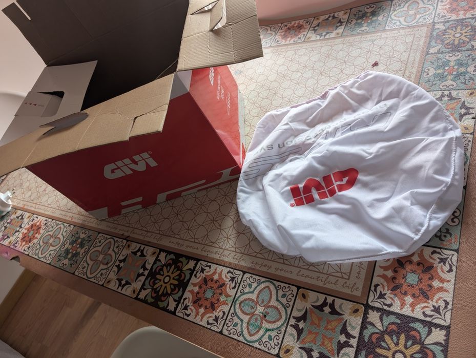 Capacete Givi Junior J04 EVO (usado pouquíssimas vezes)