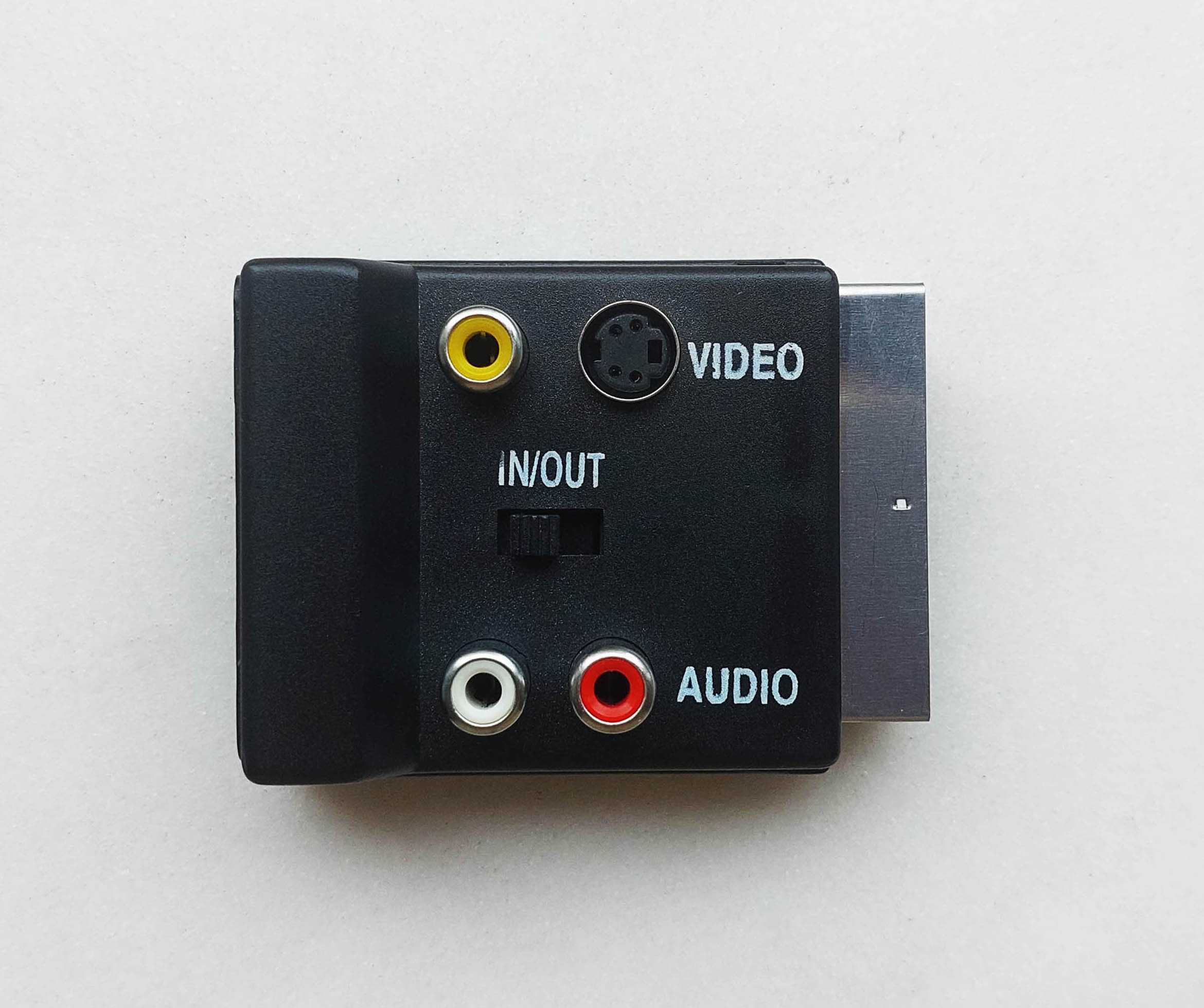 Adaptador SCART macho para fêmea com comutador + S-vídeo e 3 RCA