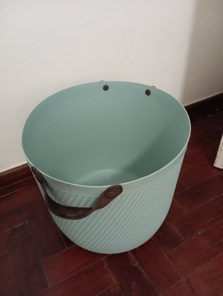 Cesto de Roupa ou Arrumação