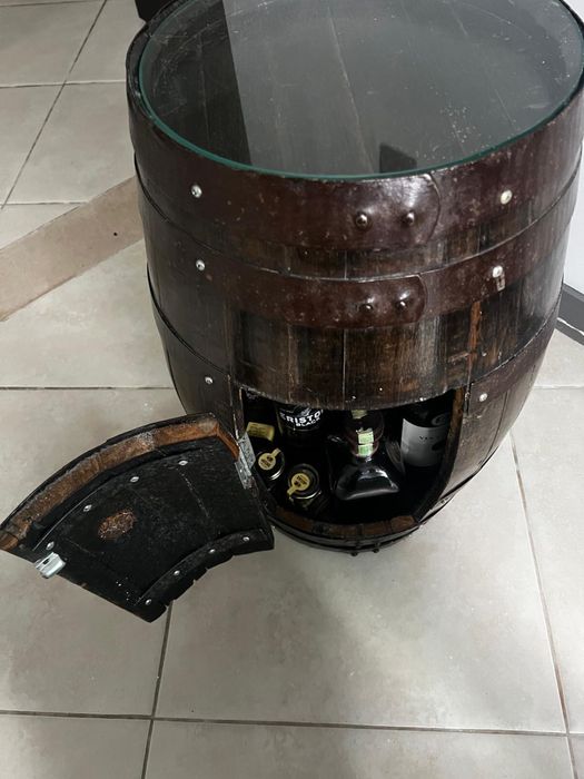 Pipo bar com tampo de vidro