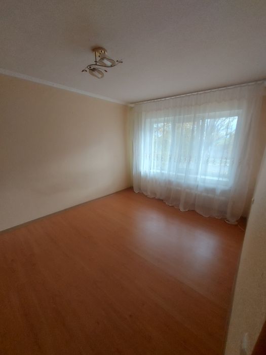 Продам 1 км квартира