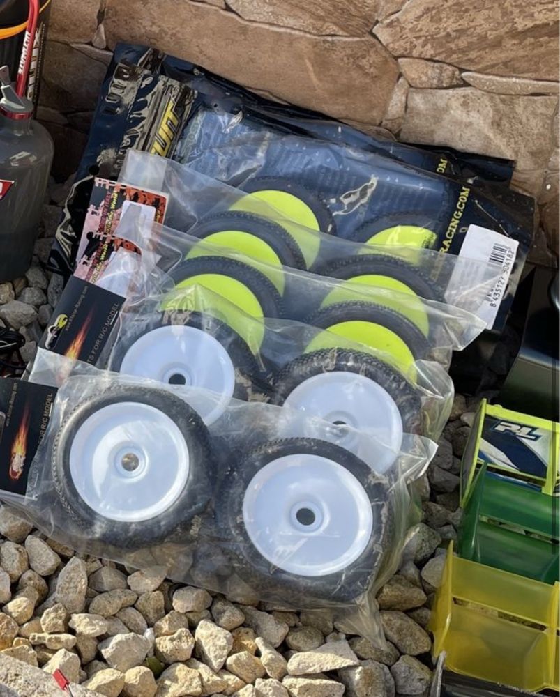 Conjunto de 3 Packs Novos de Pneus Buggy Nitro (12 Pneus)