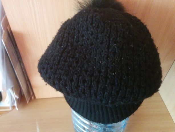 шапка черного цвета