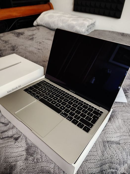 Apple MacBook Air 13" A1932 i5/8/128GB.