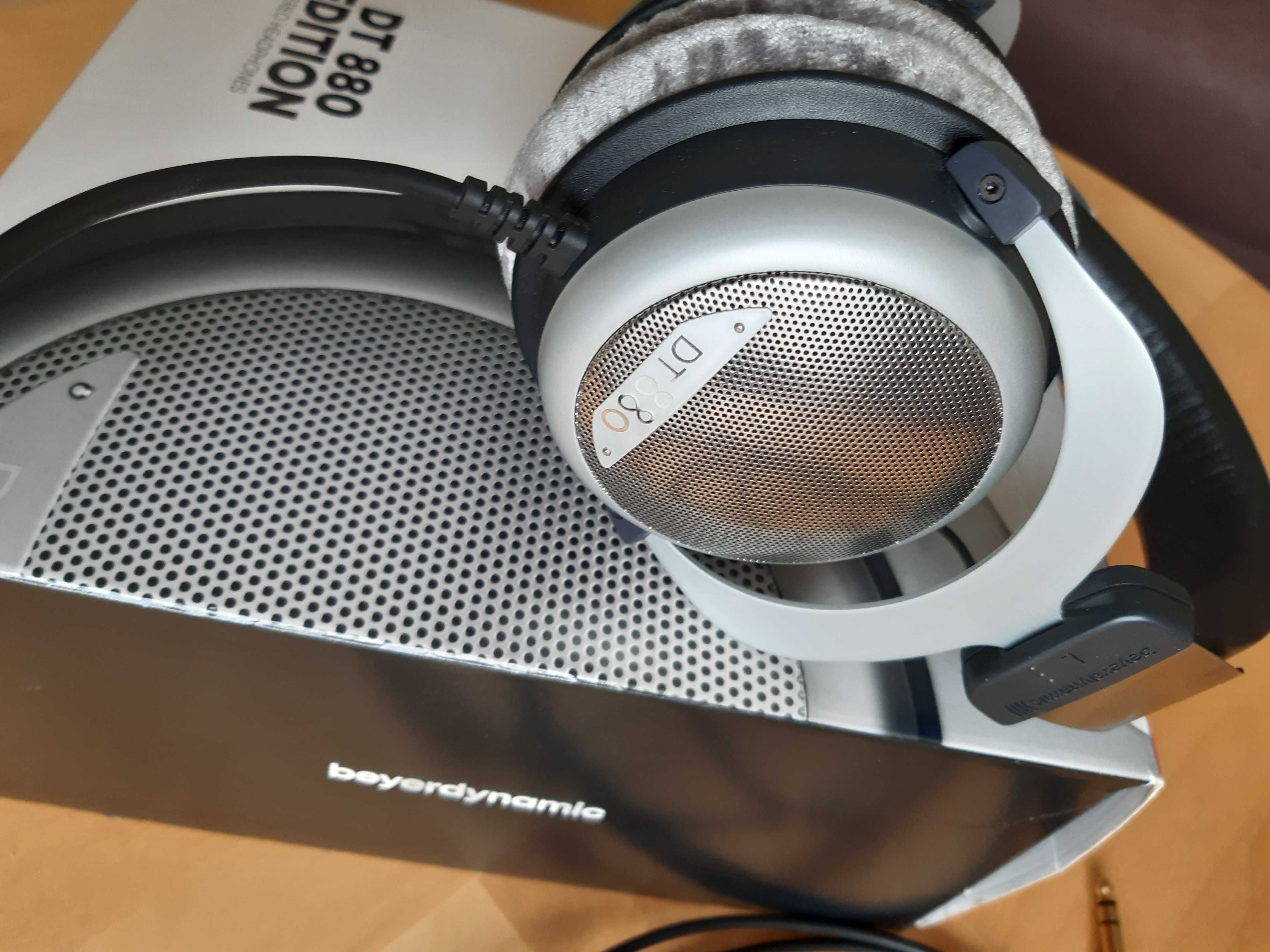 używane słuchawki  marki Beyerdynamic model DT 880 Edition 250 ohm