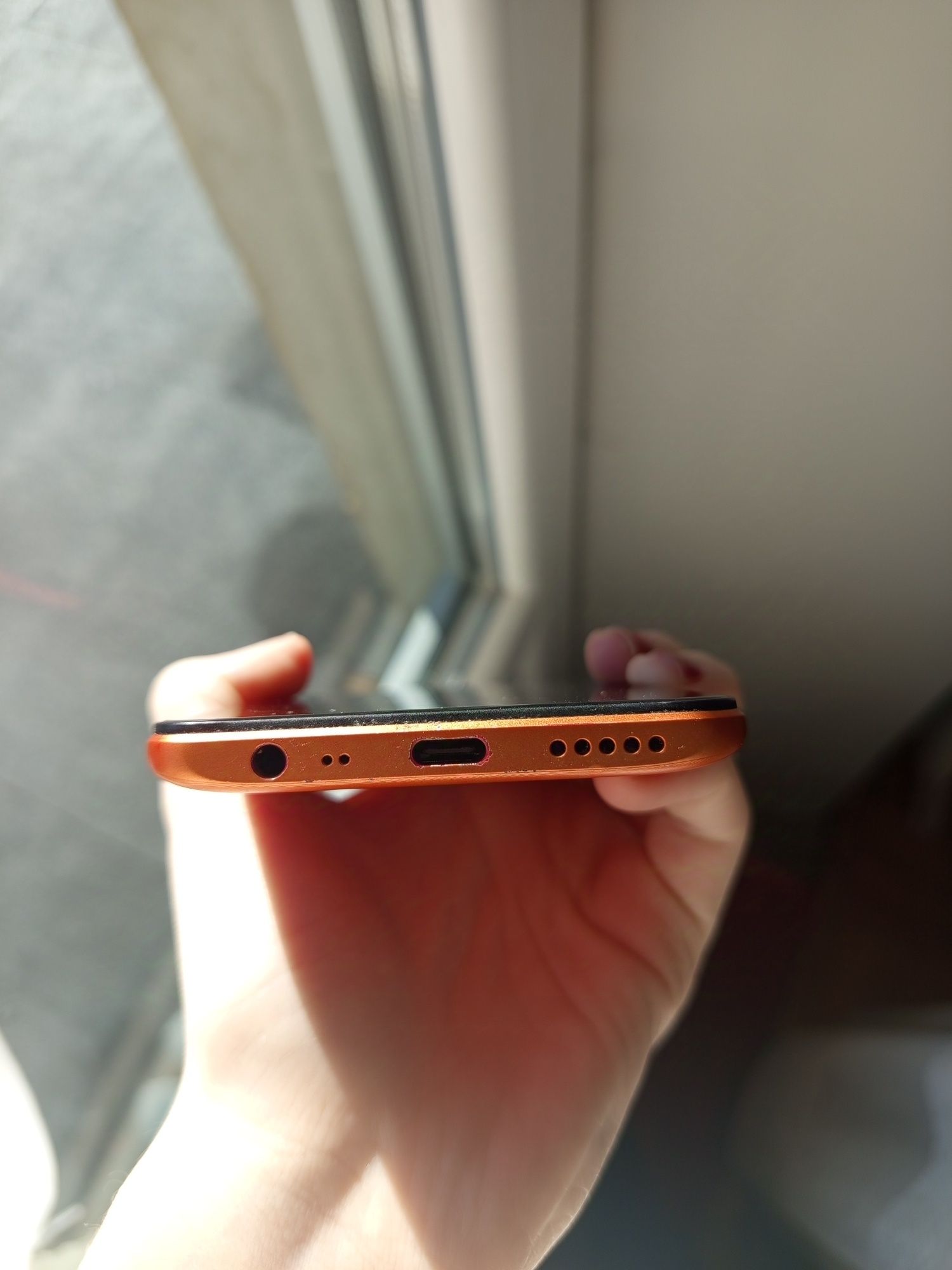 ПРОДАМ ТЕРМІНОВО!!Смартфон робочий Redmi 8A