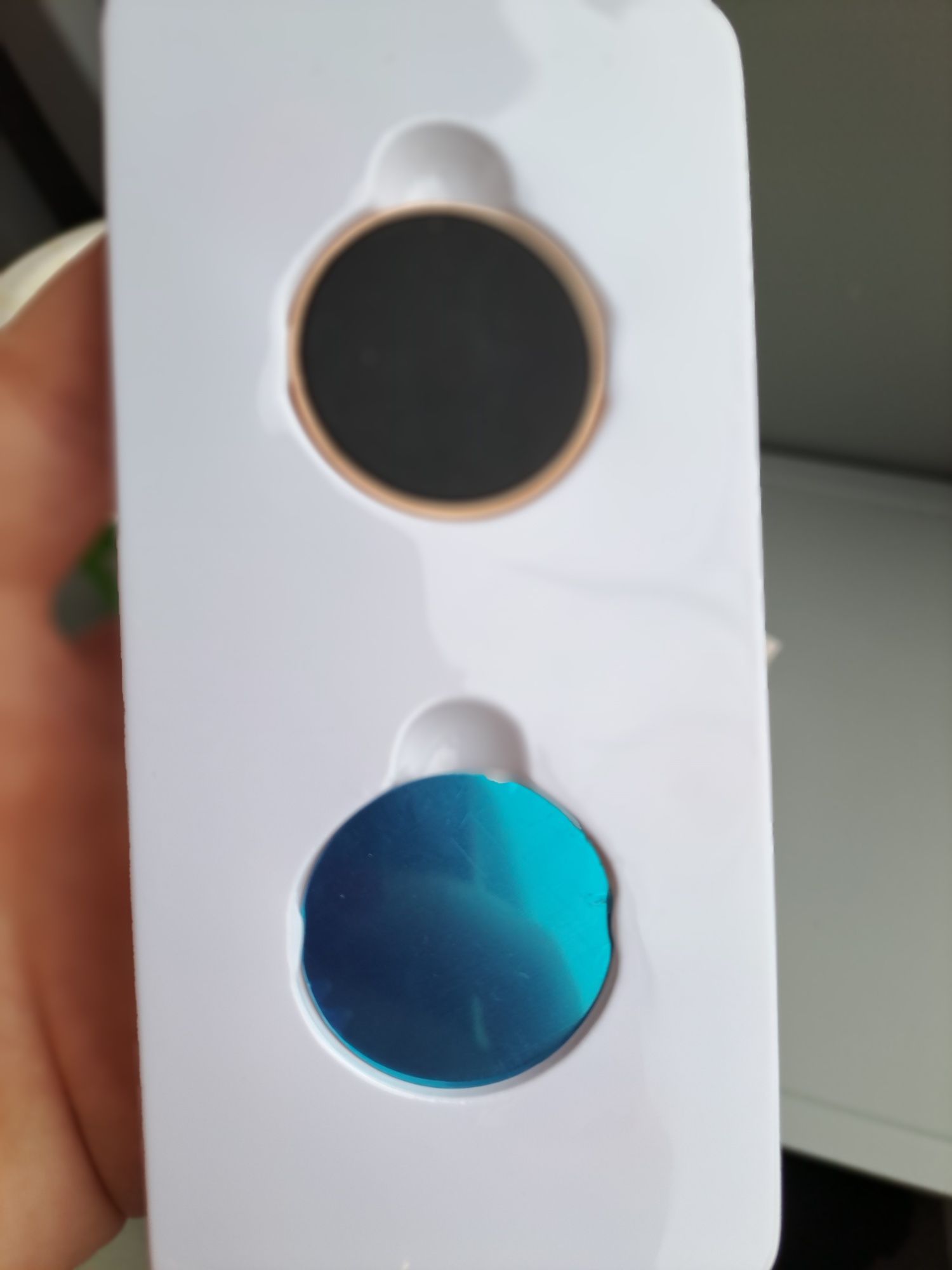 Uchwyt magnetyczny na telefon