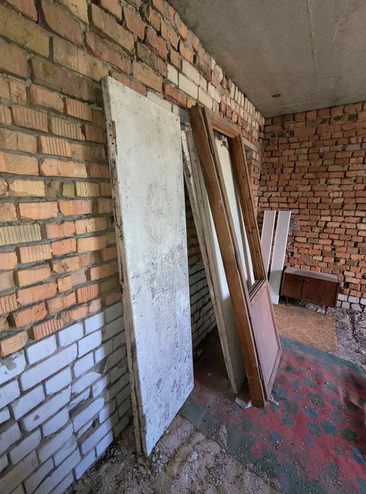 Окно, окна, рамы дверей,  двери