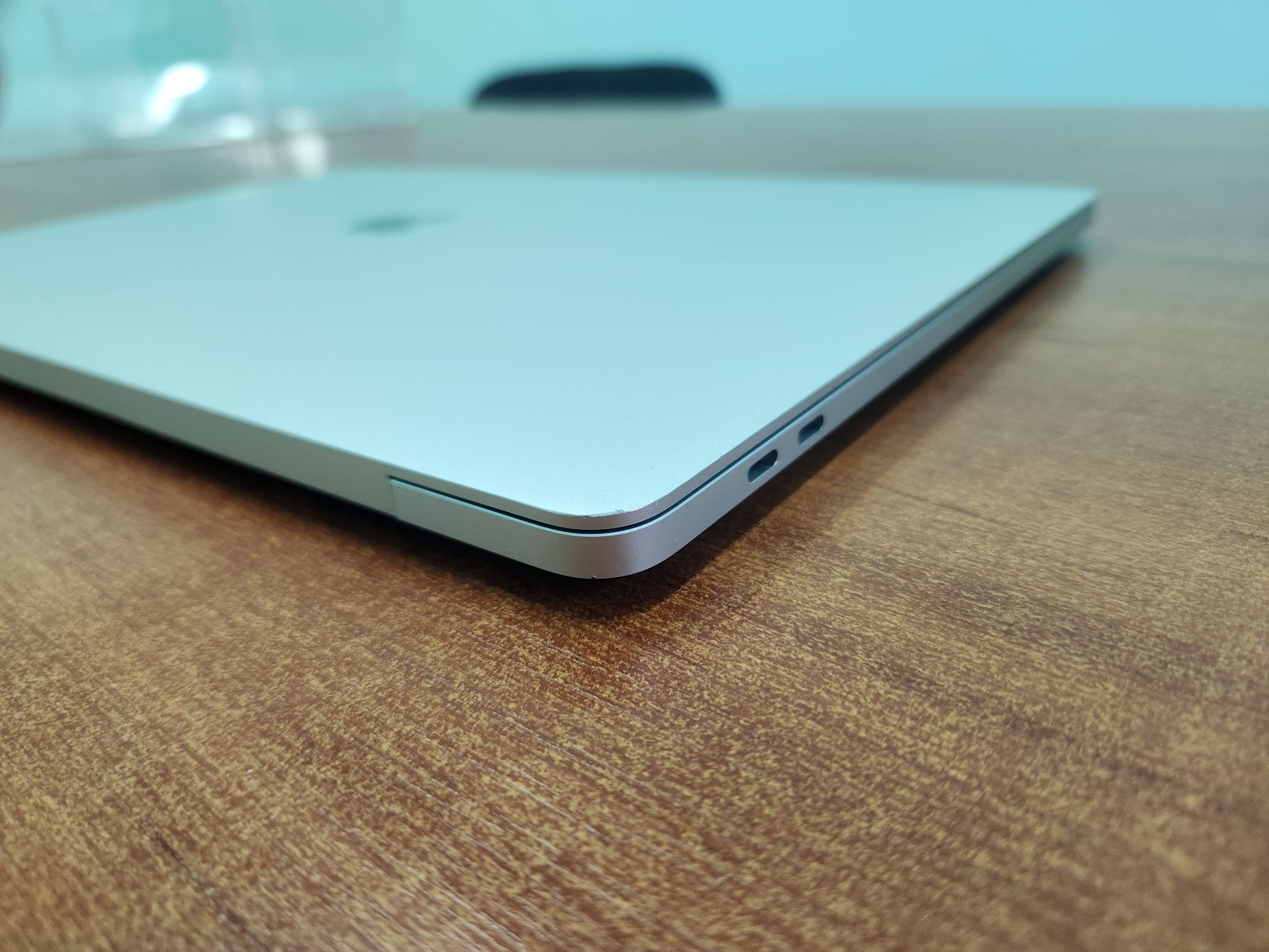Apple Macbook Pro 16 i7/16/512 Silver