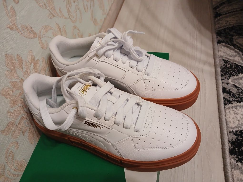 Нові кросівки Puma