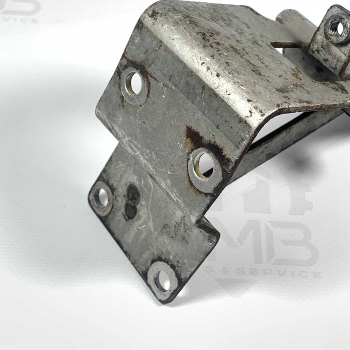 Кронштейн кріплення вихлопної труби на Мерседес Спрінтер W 906