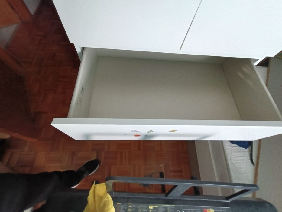 Comoda com 6 gavetas