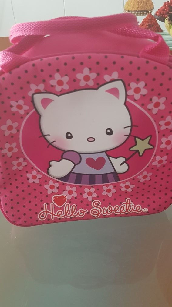 Lancheira Hello Kitty com garrafa - NOVAS