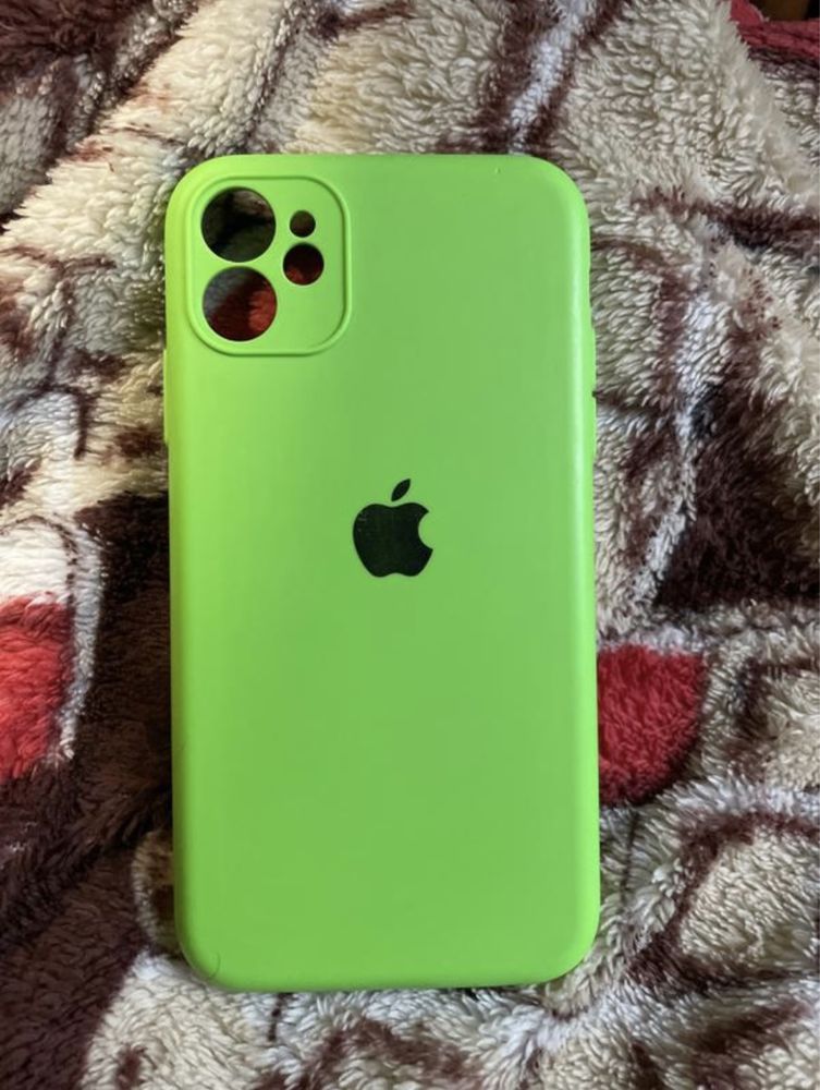 Чехлы на Iphone 11