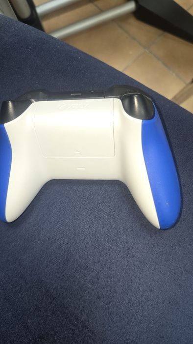 Pad xbox one niebieski