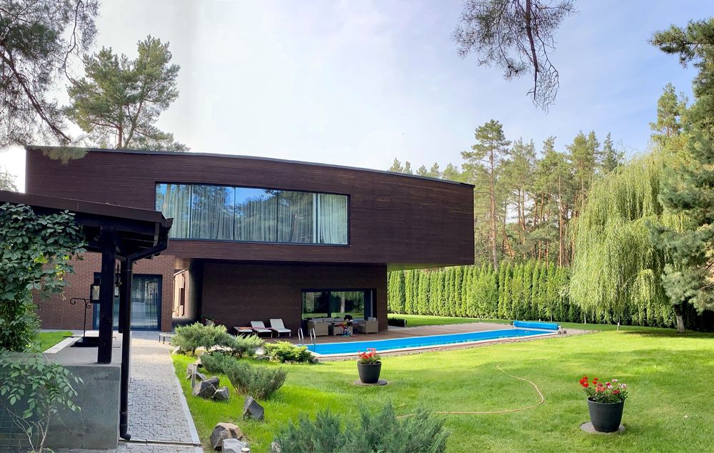 Подобова оренда великого будинку у Кийлові. Теплий басейн сауна, камін