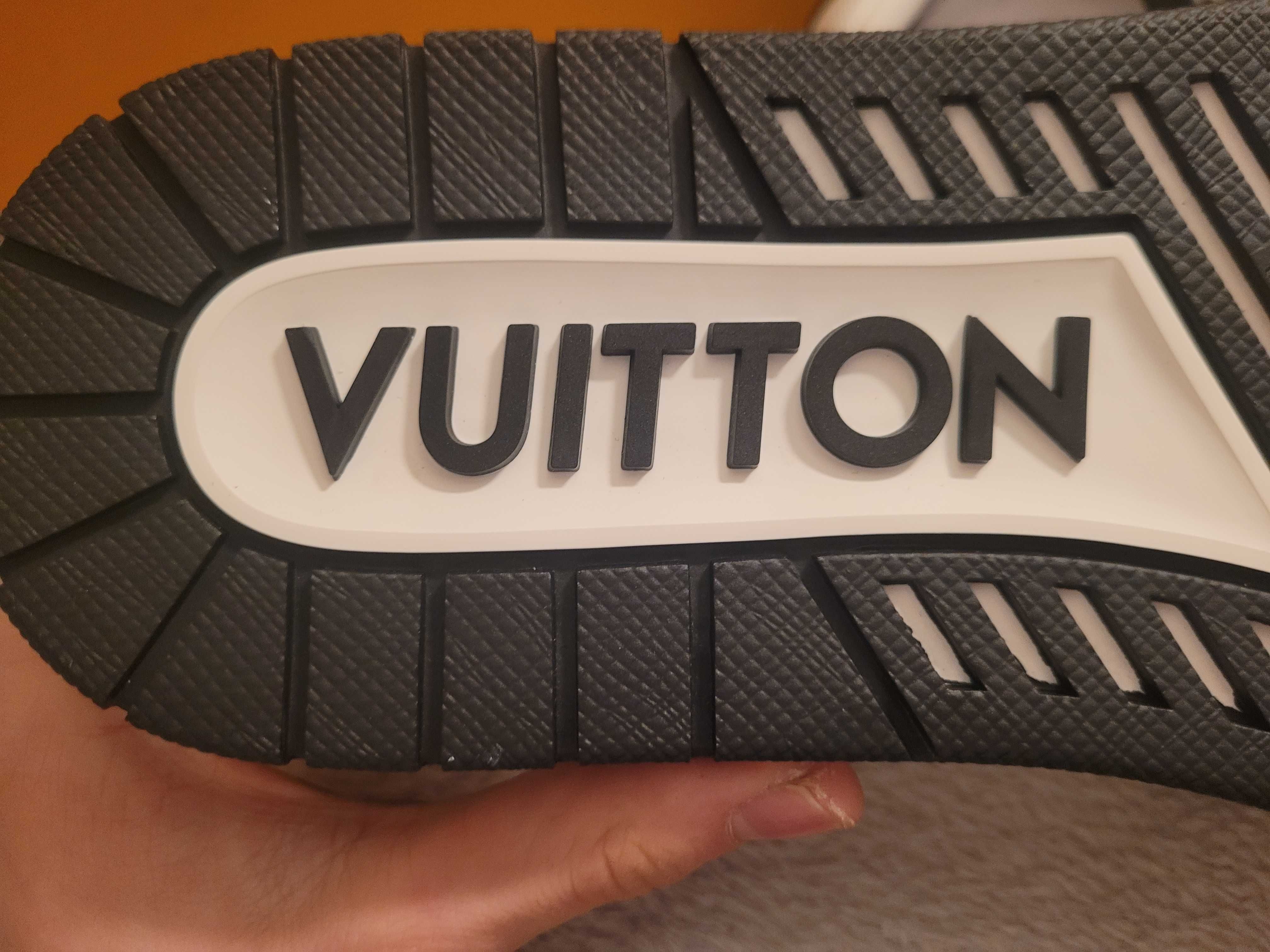 Louis Vouitton Trainer LV