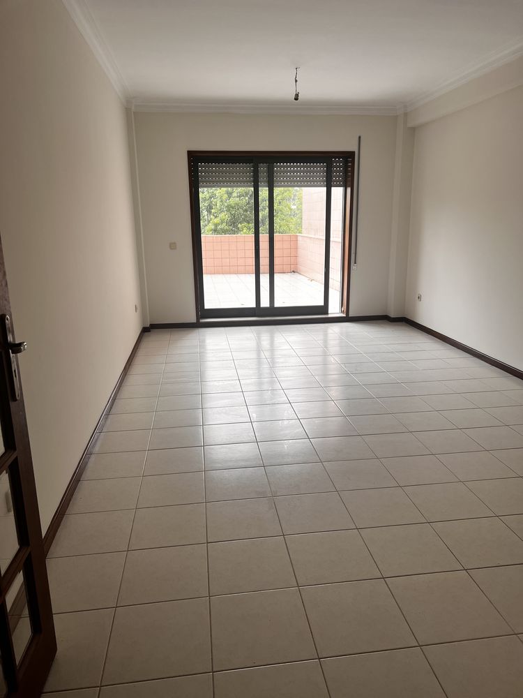 Arrendo Quarto (zona BragaParque) com despesas incluidas