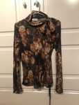 Blusa preta florida Marca Throttleman, Tamanho L