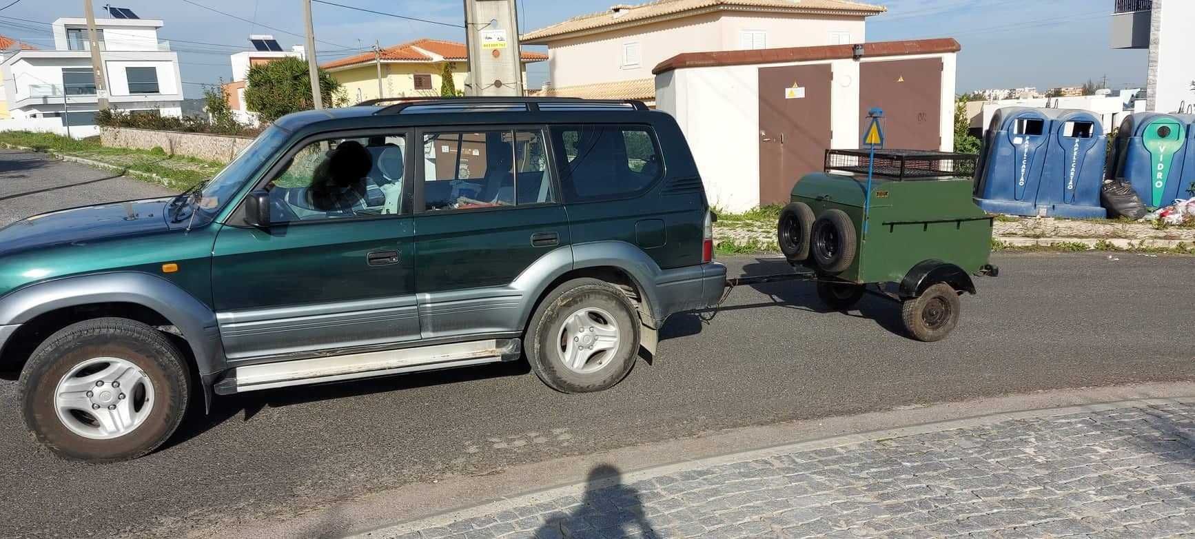 atrelado para a caça