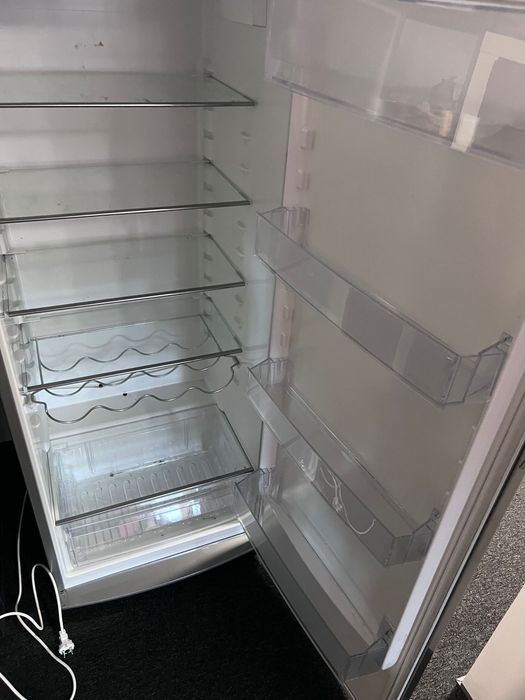 Lodówka Electrolux ERF3307AOX srebrna 155 cm