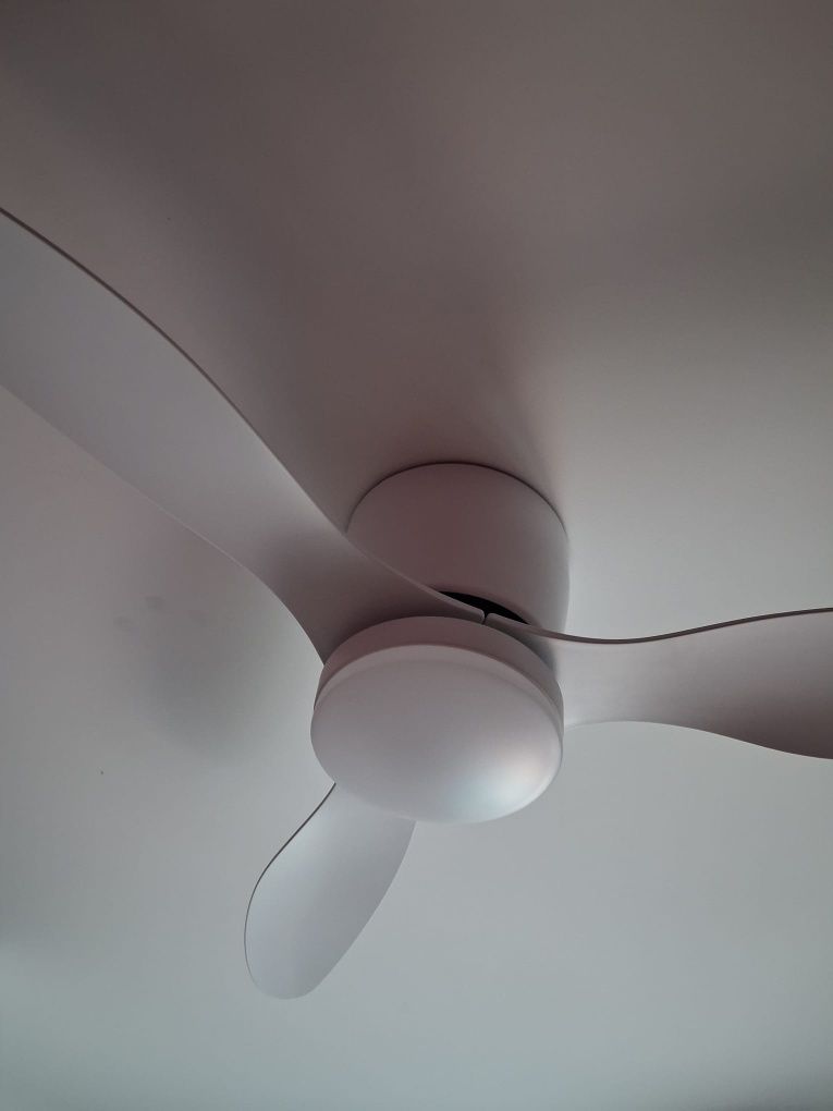 Wiatrak sufitowy LED 132 cm