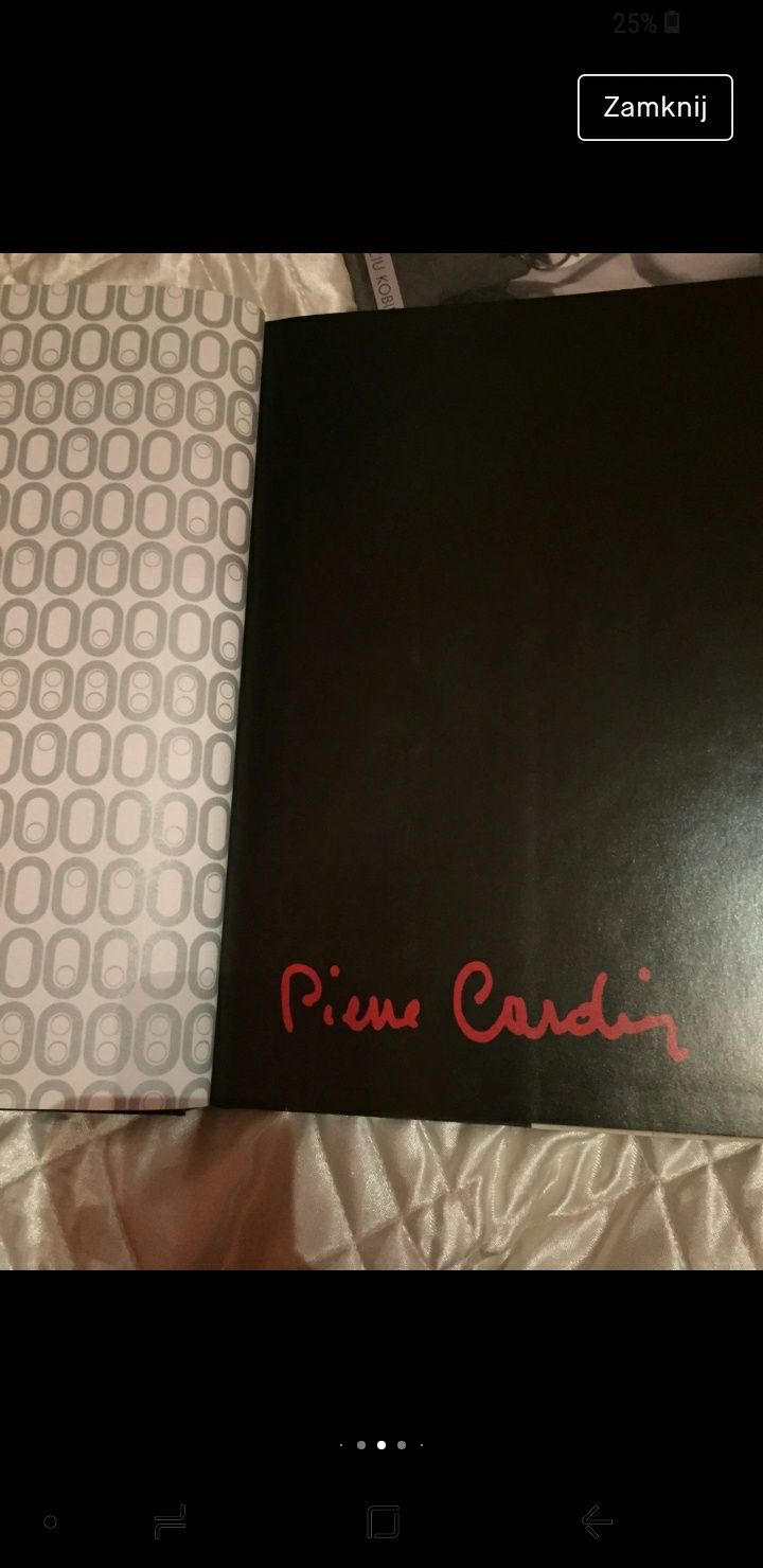 Album projektanta francuskiego Pierre Cardin