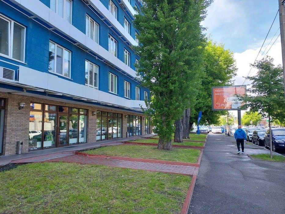 Оренда офісу з меблями в БЦ на Подолі (55 м2)