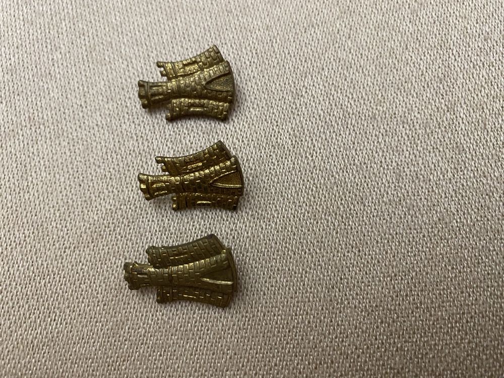 Pins de castelos