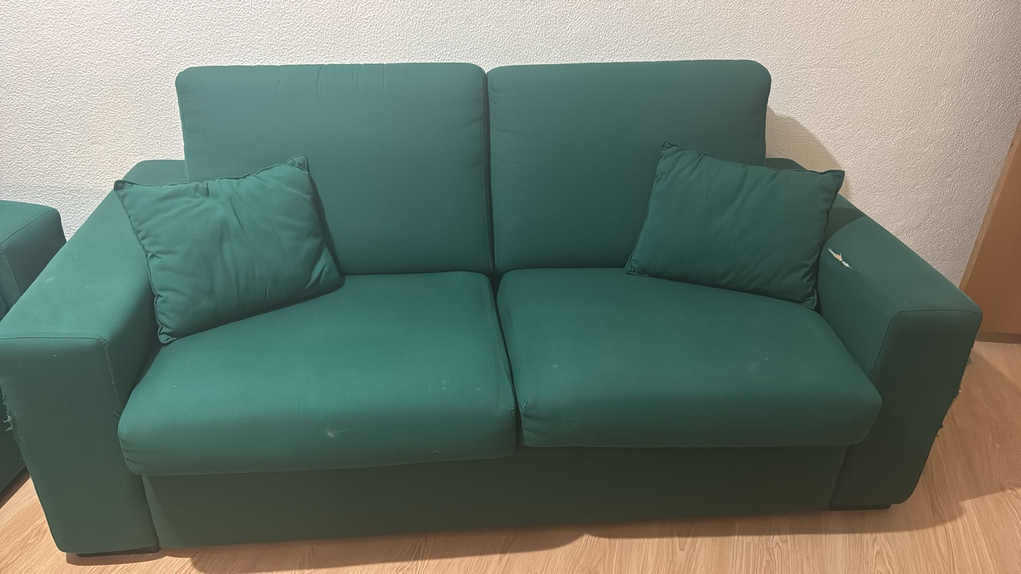 Vendo 2 sofás usados e com marcas de uso!!!