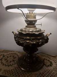 Lampa stojąca mosiężne ze zdobieniami ze szklanym kloszem