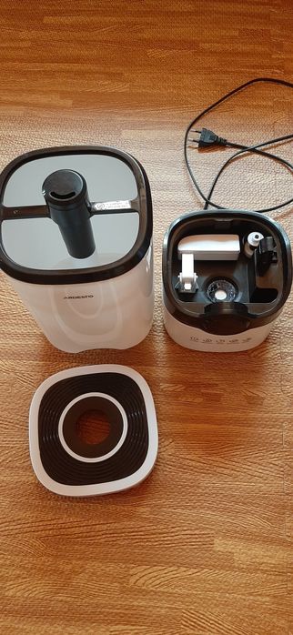 Продам увлажнитель воздуха ARDESTO USH-M-LCD-4L-W