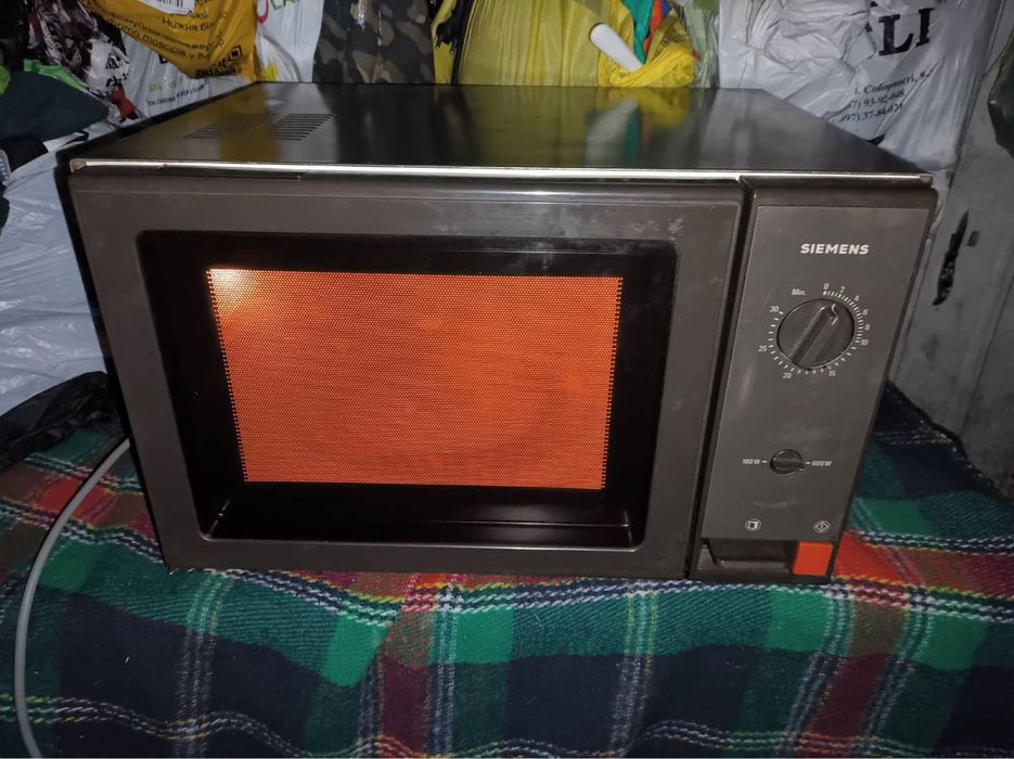 Мікрохвильва піч simens