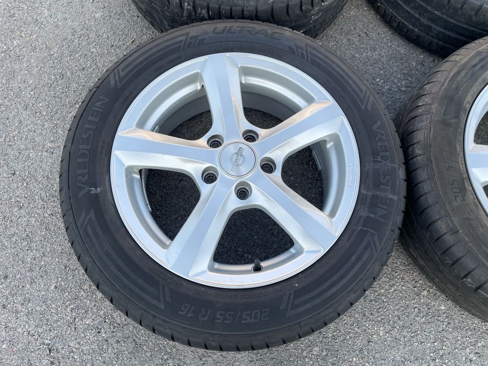 Диски діски з резиною літо р16 R16 ET50  VW Golf Skoda octavia touran