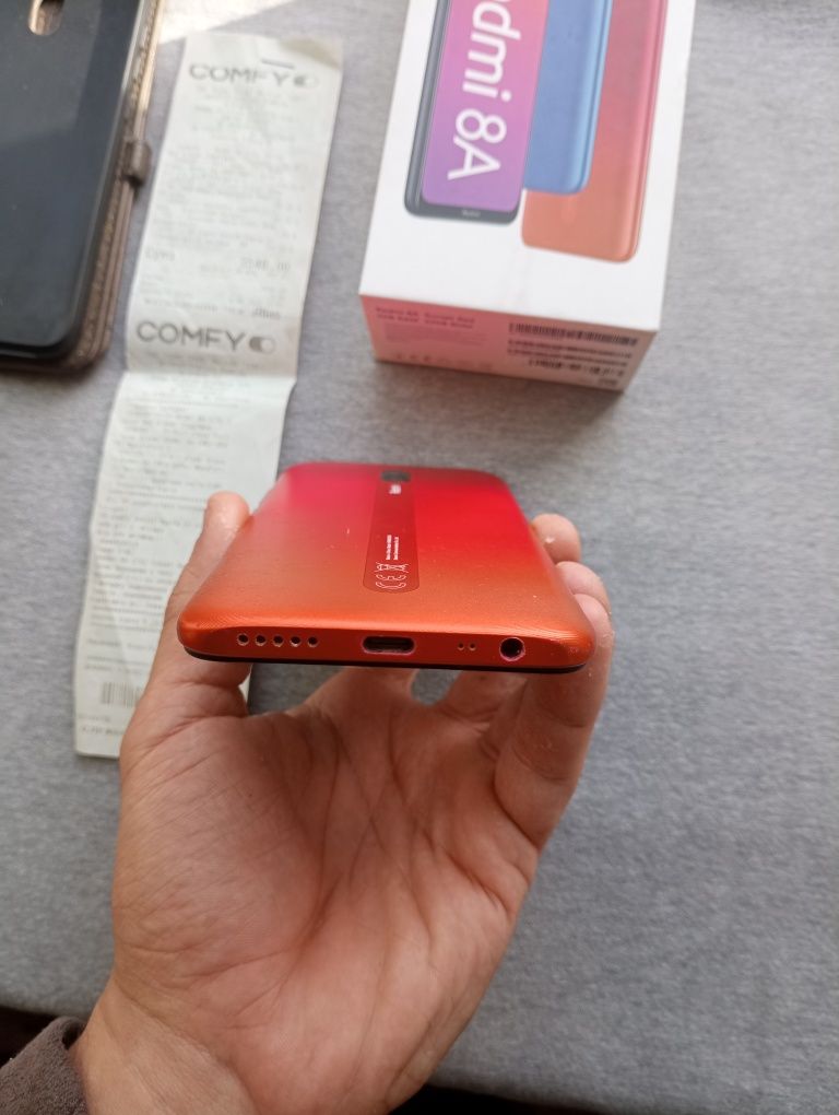 В гарному стані Xiaomi redmi 8A
