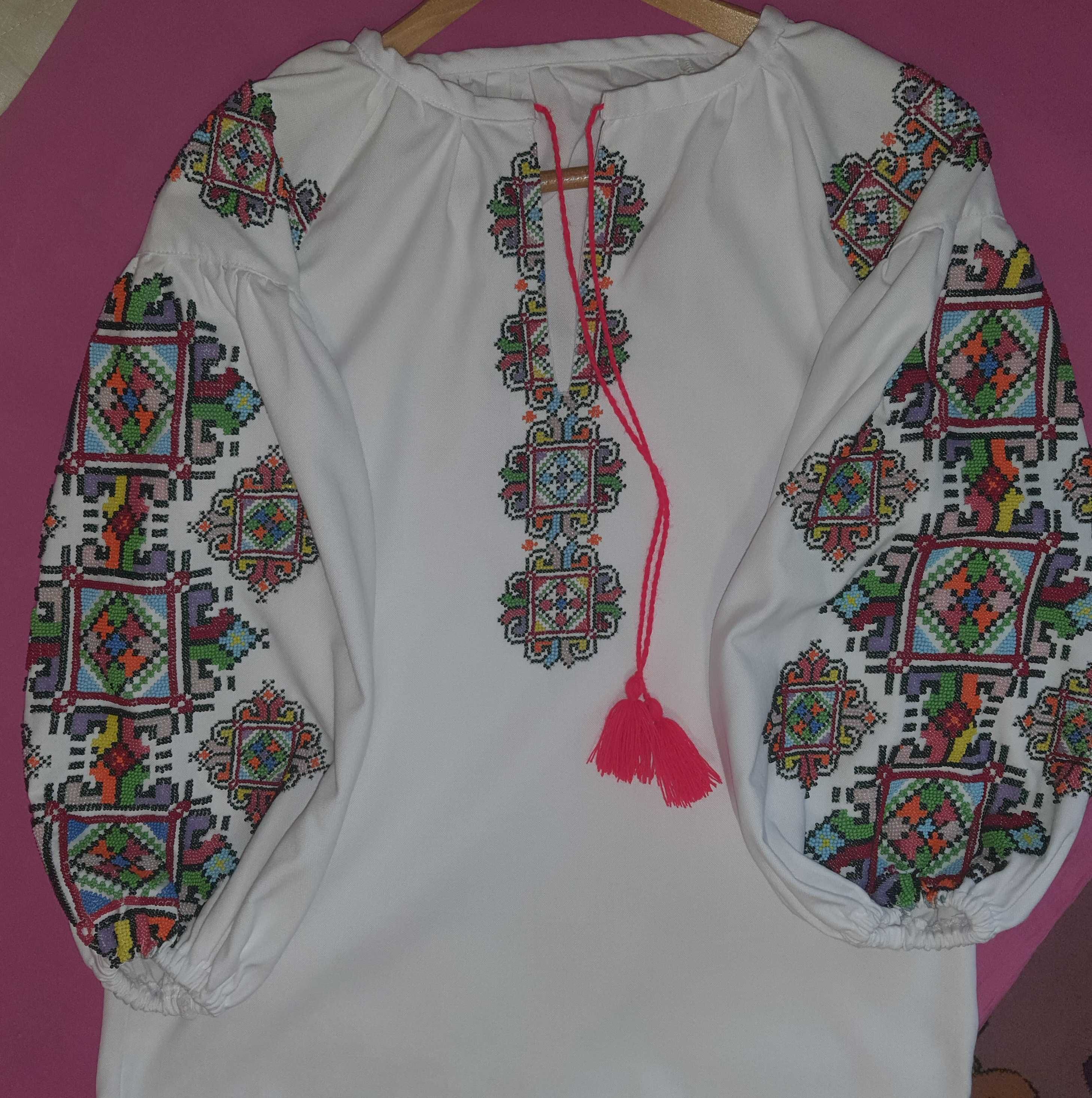Яскрава вишиванка бохо