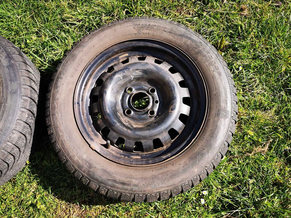 Felgi stalowe 4x100 z oponami zimowymi rozmiar 185/60R14