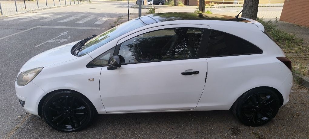 Opel Corsa BLACK EDITION  12/2010